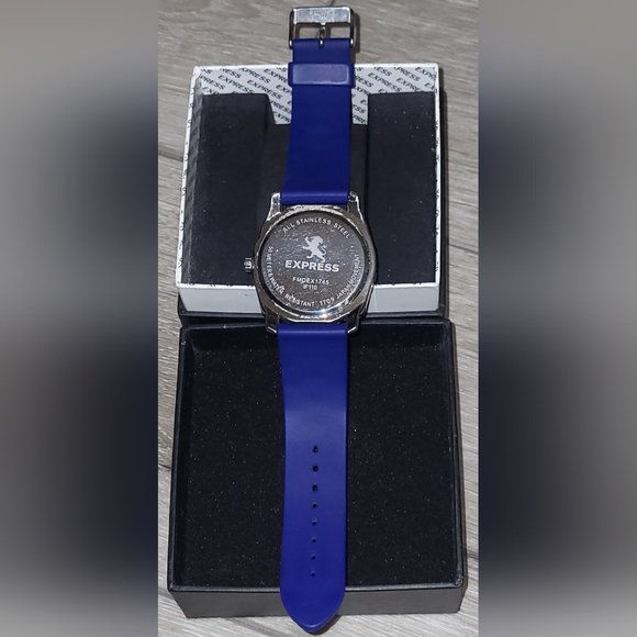 ⌚️Express Men's Silicone Sport Watch - Picture 7 of 8